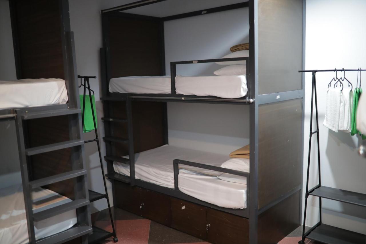 Cerca Hotel Balabag  Екстер'єр фото