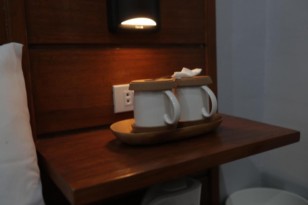 Cerca Hotel Balabag  Екстер'єр фото
