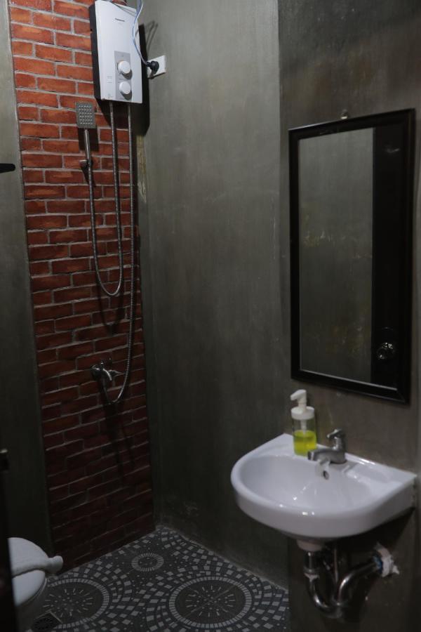 Cerca Hotel Balabag  Екстер'єр фото