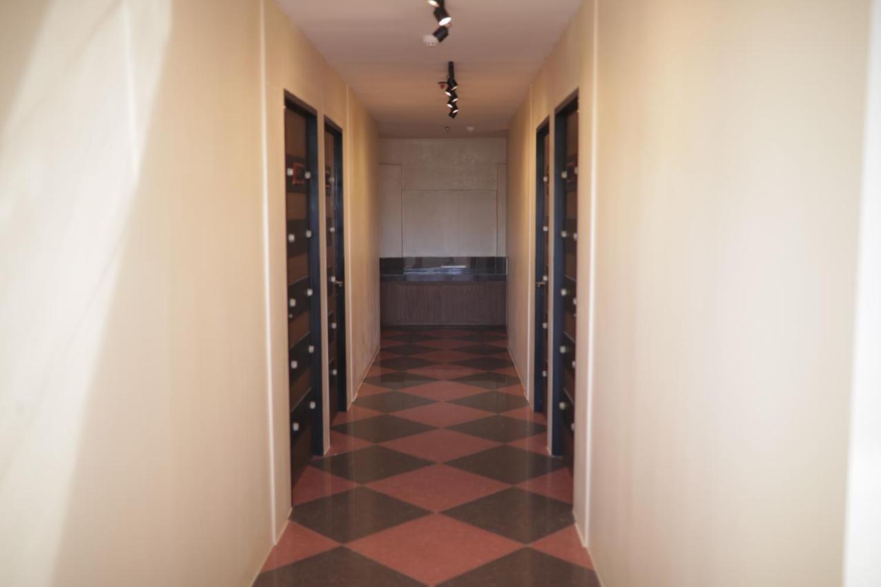 Cerca Hotel Balabag  Екстер'єр фото