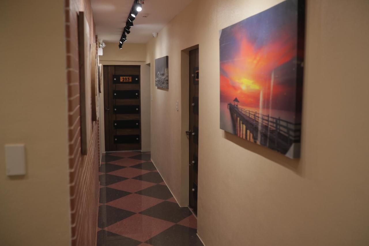 Cerca Hotel Balabag  Екстер'єр фото