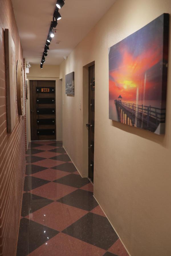Cerca Hotel Balabag  Екстер'єр фото