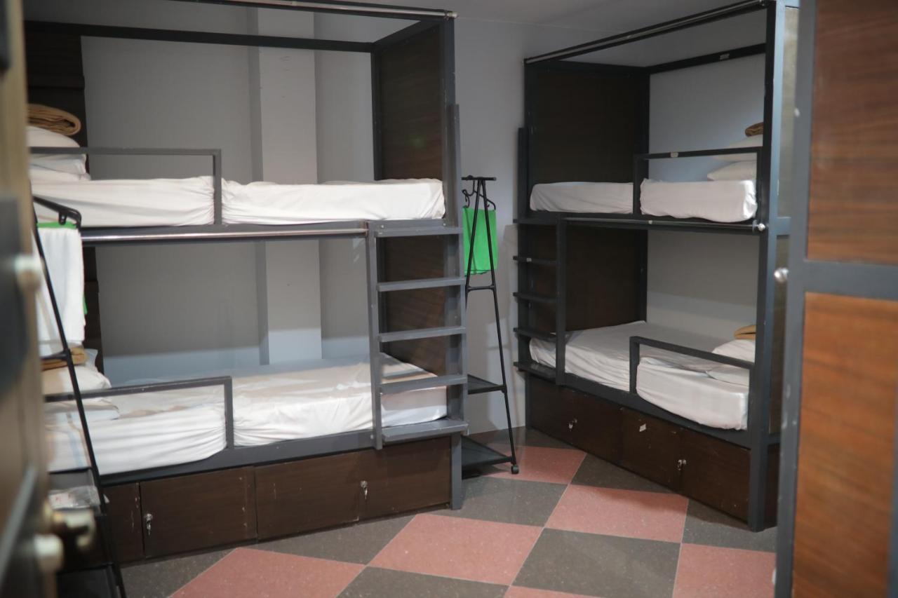 Cerca Hotel Balabag  Екстер'єр фото
