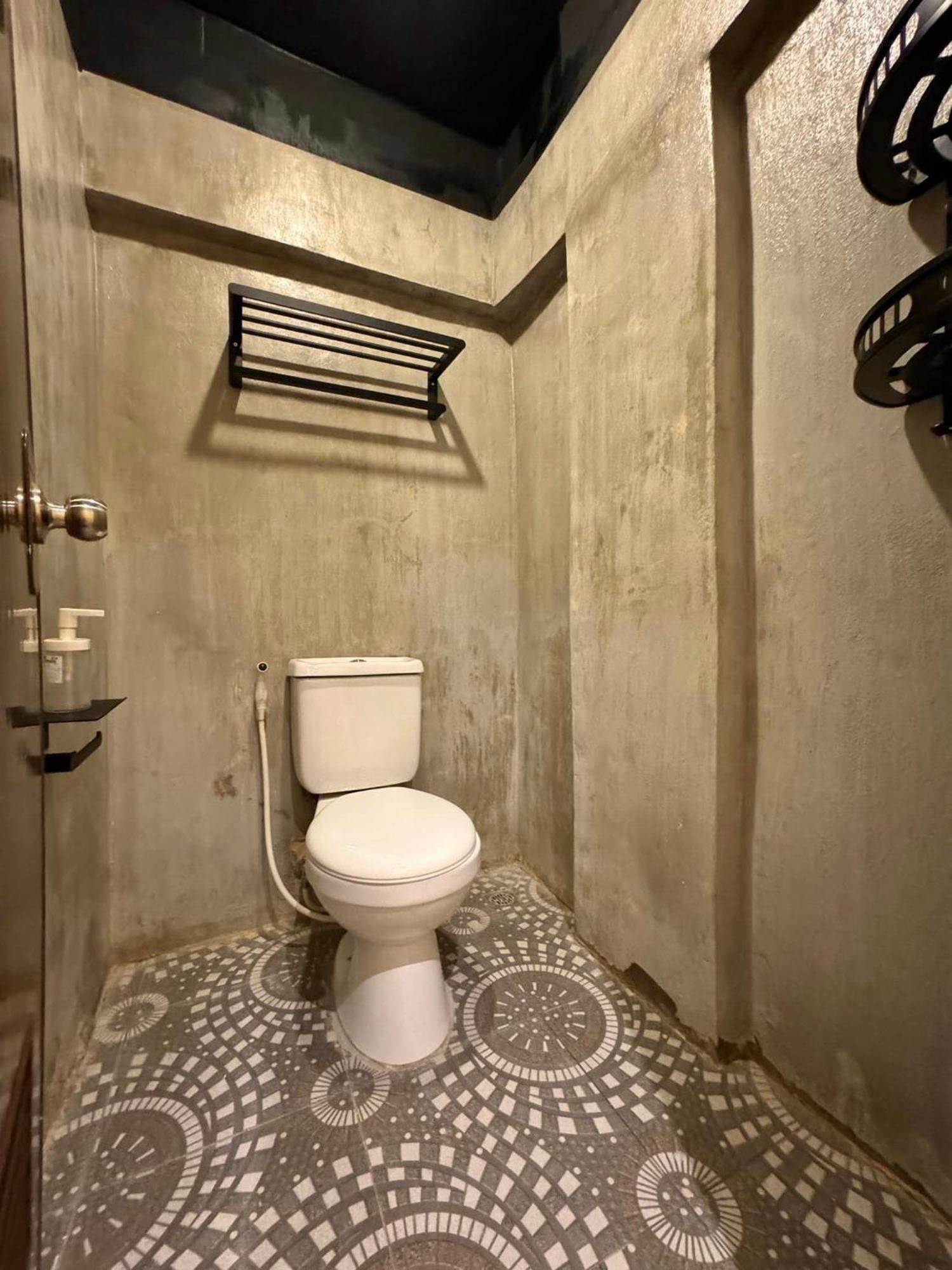 Cerca Hotel Balabag  Екстер'єр фото